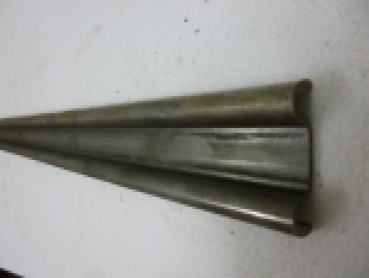 Kratzbodenleiste M-Profil, gerade ohne Bohrung 1300mm 55x16